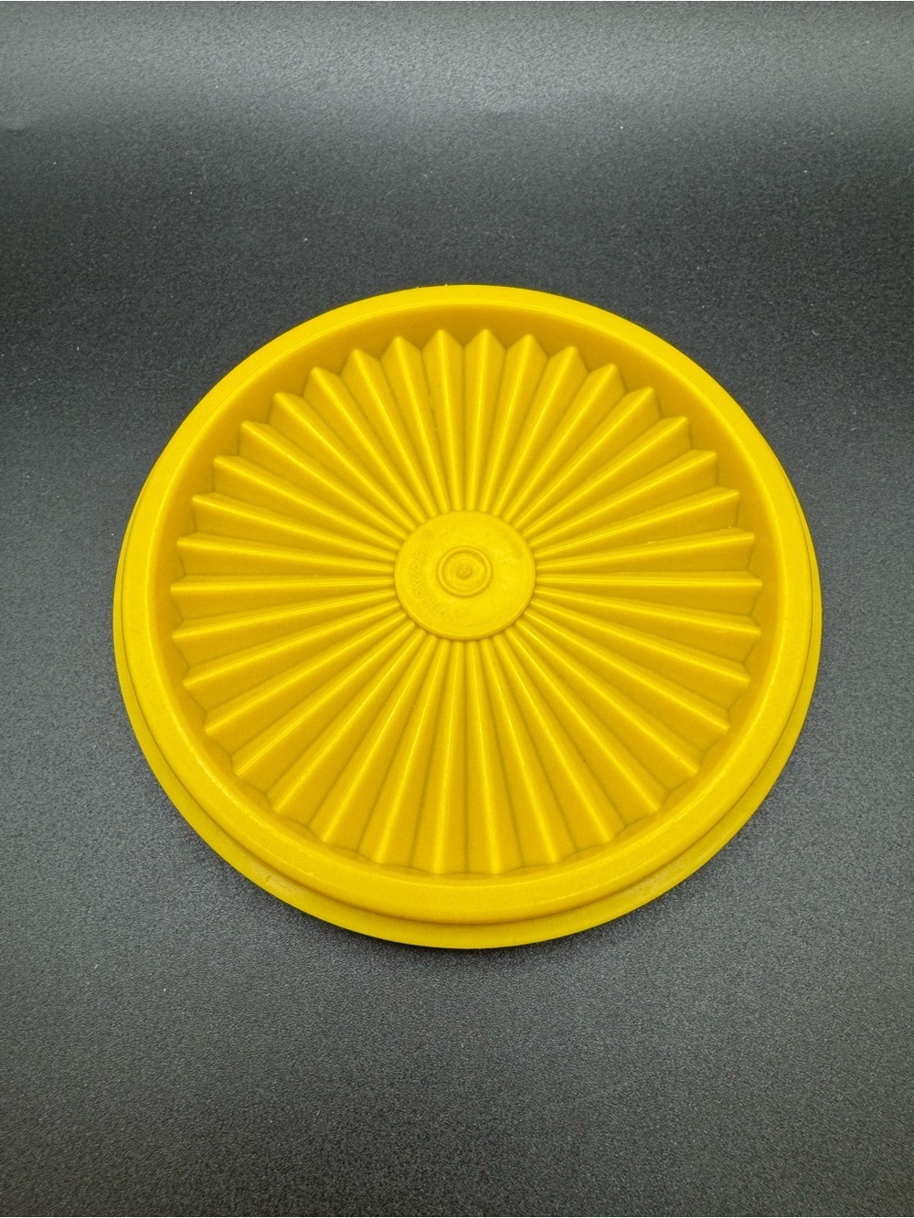 70’s Tupperware Servalier Replacement Lid 5” Round Seal #812-15 Lid Only-Yellow